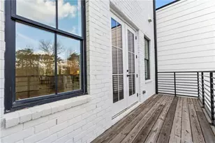 2202 Carlton Ct, Atlanta, GA 30318 - Photo 12