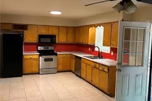 2399 Wexford Dr, Atlanta, GA 30349 - Photo 2