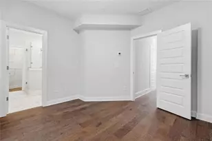 579 Broadview Pl NE, Atlanta, GA 30324 - Photo 10
