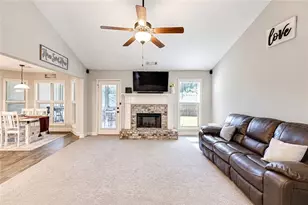 128 Waterford Glen Dr, Lula, GA 30554 - Photo 4