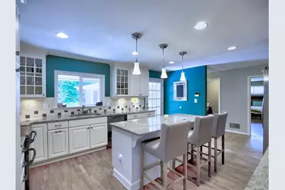 715 Glenforest Road, Sandy Springs, GA 30328 - Photo 10