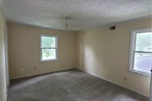 538 Cole Dr SW, Lilburn, GA 30047 - Photo 10