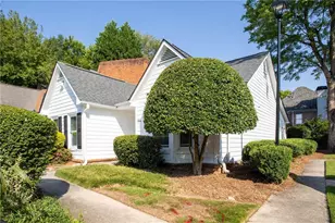 904 Lenox Hill Ct NE, Atlanta, GA 30324 - Photo 2