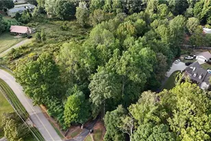 7578 Bates Dr, Alpharetta, GA 30004 - Photo 10