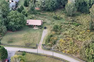 7578 Bates Dr, Alpharetta, GA 30004 - Photo 4