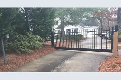 1455 Spalding Drive, Sandy Springs, GA 30350 - Photo 2