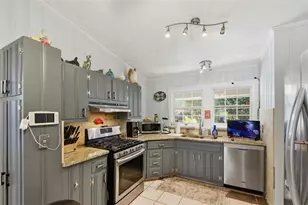 6810 Sunny Brook Ln, Sandy Springs, GA 30328 - Photo 16