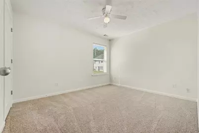 9464 Lakeview Road, Union City, GA 30291 - Photo 16
