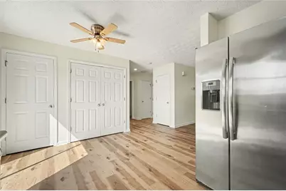9464 Lakeview Road, Union City, GA 30291 - Photo 10