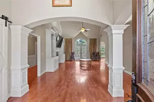 812 Treeline Dr, Conyers, GA 30094 - Photo 8