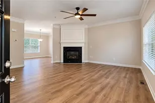 724 Breeze Ln, Woodstock, GA 30188 - Photo 4