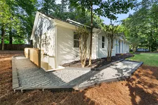 860 Landmark Dr, Sandy Springs, GA 30342 - Photo 64