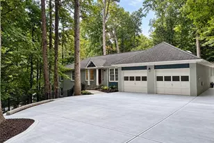 415 Forest Hills Dr, Sandy Springs, GA 30342 - Photo 4