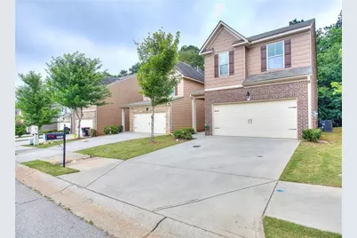 2241 Capella Circle SW, Atlanta, GA 30331 - Photo 4