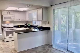 2121 Heritage Trace Dr, Marietta, GA 30062 - Photo 2