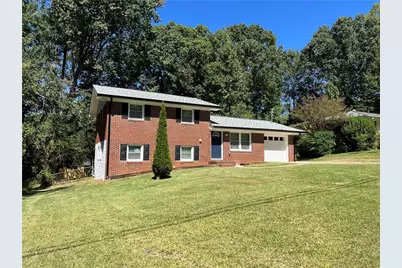 988 Tamarack Trail, Forest Park, GA 30297 - Photo 2