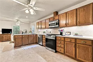 5011 Peach Mountain Cir, Gainesville, GA 30507 - Photo 12