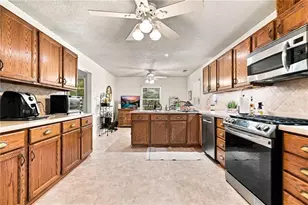 5011 Peach Mountain Cir, Gainesville, GA 30507 - Photo 16