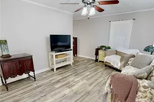 649 Moody St, Griffin, GA 30223 - Photo 8