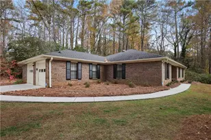 84 Lake Somerset Dr NW, Marietta, GA 30064 - Photo 2