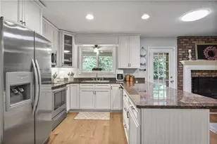 84 Lake Somerset Dr NW, Marietta, GA 30064 - Photo 8