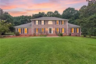 560 Hawthorne Dr, Fayetteville, GA 30214 - Photo 4