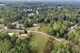 7580 Bates Dr, Alpharetta, GA 30004 - Photo 4