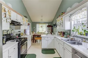 244 Adams Lake Dr, Lawrenceville, GA 30046 - Photo 10