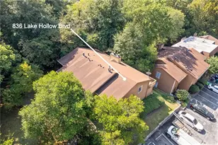 836 Lake Hollow Blvd, Marietta, GA 30064 - Photo 2
