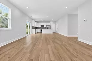 605 Mabry Crk Ln, Jackson, GA 30233 - Photo 6