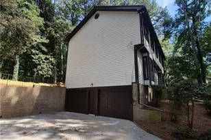 2201 Brookfield Cir, Lawrenceville, GA 30043 - Photo 18