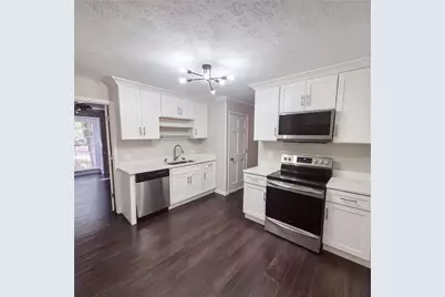 2201 Brookfield Circle, Lawrenceville, GA 30043 - Photo 2
