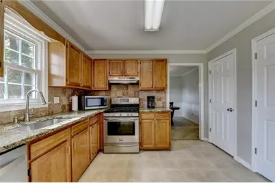 820 Meadowsong Circle, Lawrenceville, GA 30043 - Photo 8
