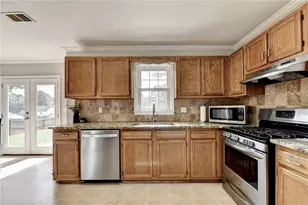 820 Meadowsong Cir, Lawrenceville, GA 30043 - Photo 4