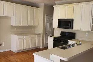 3819 Martingale Dr SE, Conyers, GA 30094 - Photo 10