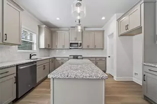 907 Bessie Ct, Loganville, GA 30052 - Photo 8
