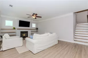 6829 Benjamin Dr, Flowery Branch, GA 30542 - Photo 8