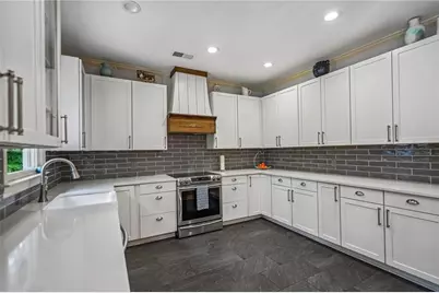 9395 Edgewater Drive, Gainesville, GA 30506 - Photo 12