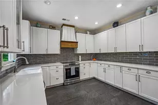 9395 Edgewater Dr, Gainesville, GA 30506 - Photo 12