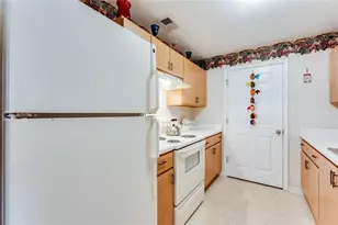 10202 Fairington Ridge Cir, Lithonia, GA 30038 - Photo 10