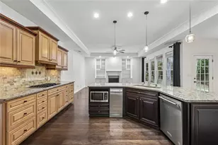225 W Brookhollow Ct, Alpharetta, GA 30022 - Photo 16