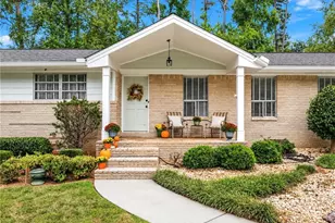 2338 Kings Point Dr, Dunwoody, GA 30338 - Photo 2