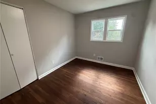 3229 Vanderbilt Ln NW, Atlanta, GA 30318 - Photo 16