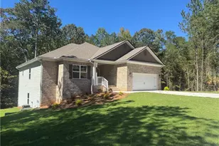 354 Blackberry Ct, Pendergrass, GA 30567 - Photo 2
