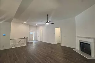 354 Blackberry Ct, Pendergrass, GA 30567 - Photo 8