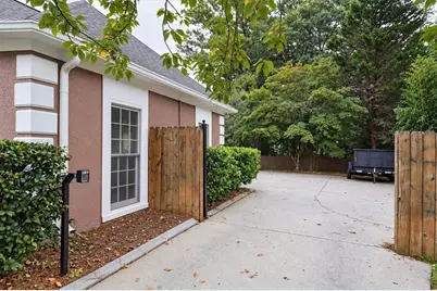 2374 Battle Forest Dr SW, Marietta, GA 30064 - Photo 4