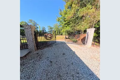 3020 Raymonds Drive, Loganville, GA 30052 - Photo 2