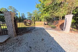 3020 Raymonds Dr, Loganville, GA 30052 - Photo 2