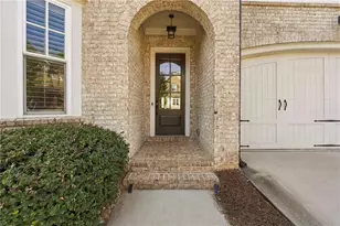 6585 Creekview Cir, Johns Creek, GA 30097 - Photo 4