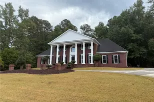 110 Emerald Lake Dr, Fayetteville, GA 30215 - Photo 2
